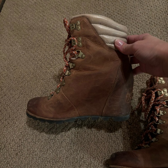 Sorel Lexi leather wedge boots - Picture 2 of 15